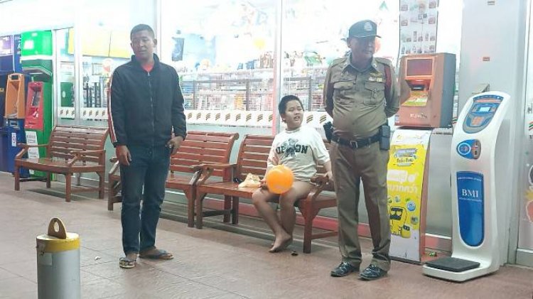 ชื่นชม!พลทหารเรือแจ้งตำรวจช่วยเหลือเด็กเมียนมานำพากลับหาพ่อ