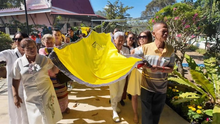 หนึ่งเดียวในโลก! ยกดาบชาติพันธุ์ ตัดกรรมที่ วัดดงเสลา สุพรรณบุรี รับโชคปีใหม่