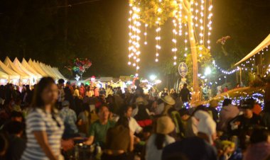 ทะลักภูเขาโต้ลมหนาว-รับแสงแรกแห่งปี 2569 บนมอหินขาวชัยภูมิคึกคัก