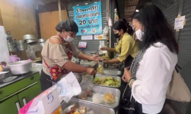 ร้านข้าวแกง “เจ๊อร”ถุงละ 20 บาท อร่อยครองใจคนตรังทุกชนชั้นมานานกว่า 8 ปี