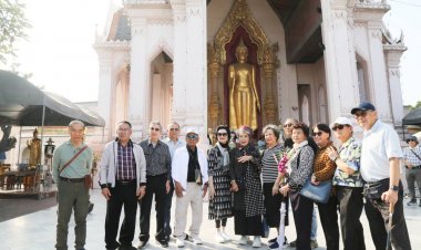 คณะแพทย์ศิริราช รุ่น 74  สักการะพระร่วงโรจนฤทธิ์  ชมโบสถ์ไม้สักทอง วัดอ่าวน้อย จ.ประจวบคีรีขันธ์
