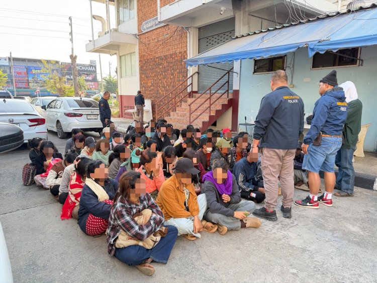 สืบ ตม.ไล่กวดสกัดจับทันควันแก๊งเมียนมาขนแรงงานต่างด้าวเต็มคันรถกว่า 50 ราย