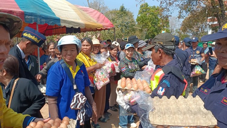 นักรบกบินทร์ส่งมอบธารน้ำใจสู่ชายแดนทหารกองกำลังบูรพาและชาวบ้านไม่ขาดสาย