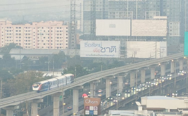 ค่าฝุ่น PM2.5 คลุ้งทั่วกรุง!เกินมาตรฐานทุกเขต “บางรัก-ลาดกระบัง” ติดแดง