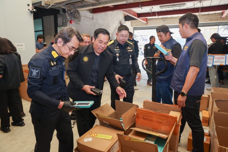 กสทช. - ตำรวจไซเบอร์ บุกจับกล้องวงจรปิดเถื่อนกลางกรุงยึดของกลางมูลค่า 100 ล้านบาท