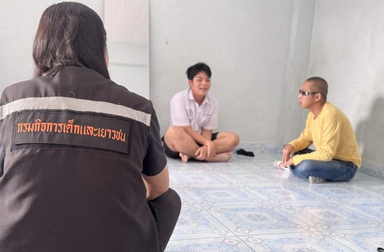 ชีวิตจริงยิ่งกว่าละคร! น้องบูม วัย 17 ปี สู้ชีวิต แม่ทิ้งไว้อยู่คนเดียว ทำงานพาร์ทไทม์ส่งตัวเองเรียน