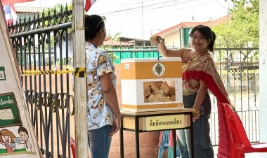 สร้างสีสัน!“ห่มสไบใส่ยีนส์” ใช้สิทธิ์เลือก สส. – ลงประชามติ สะท้อนพลังคนรุ่นใหม่