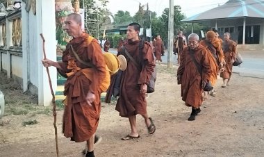 คณะธุดงค์100 กว่ารูปเดินเท้าจากอรัญฯจ.สระแก้ว ไปนมัสการหลวงพ่อโสธรแปดริ้ว14 วัน