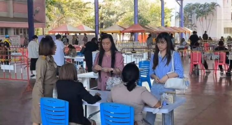 เลือกตั้งล่วงหน้าอุทัยธานีคึกคักแห่ใช้สิทธิ์เลือกสส.ที่ชื่นชอบ-พรรคที่ใช่