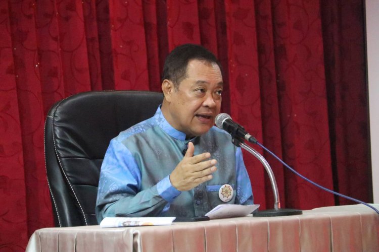 'พ.ต.อ.ทวี' เยือนอัตตัรกียะห์ นราธิวาส ชูธง ‘การศึกษาคือสิทธิ’ รื้อระบบหนี้ กยศ.