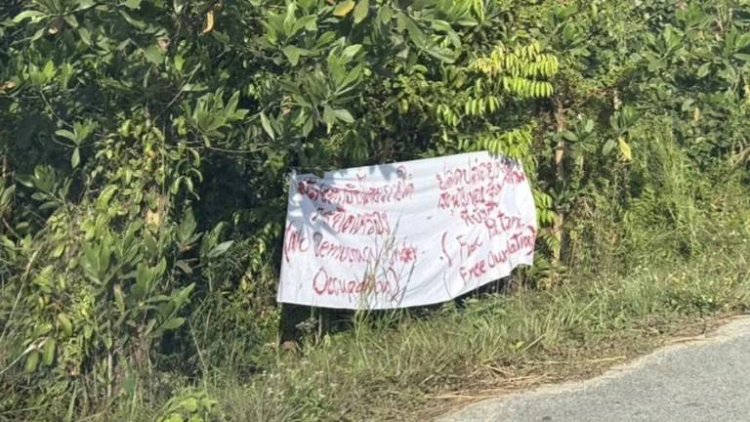 เขย่านราธิวาสรับศึกเลือกตั้ง แขวนป้ายท้าทายรัฐปลุก  "ไม่มีประชาธิปไตยภายใต้การยึดครอง"