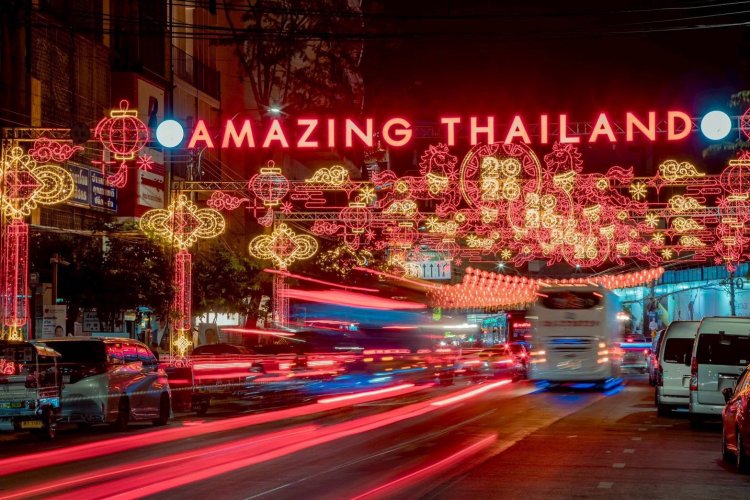 ททท.ประดับไฟเยาวราช รับตรุษจีนสะท้อนมิตรภาพไทย–จีน 51 ปีแน่นแฟ้นในปีม้าทอง