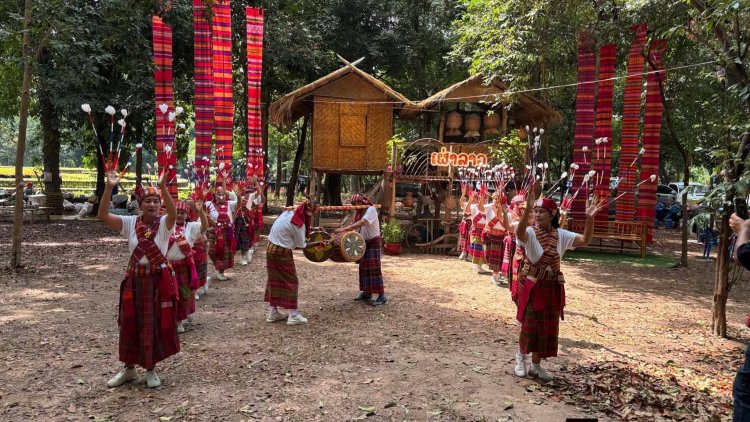 เทศกาลดอกลำดวนบานสืบสานประเพณี 4 เผ่าไทศรีสะเกษ  ยิ่งใหญ่ ไฉไลมโหฬาร