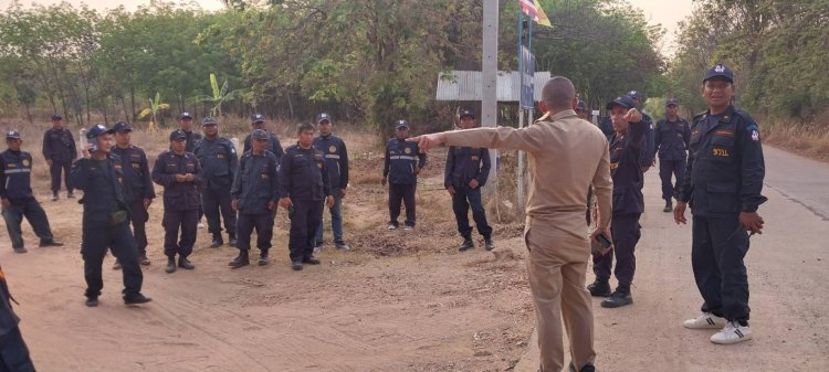 อำเภอขุนหาญระดมกำลังเจ้าหน้าที่เร่งผลักดันกระทิงเพศผู้พลัดหลงฝูงคืนสู่ป่าพนมดงรัก