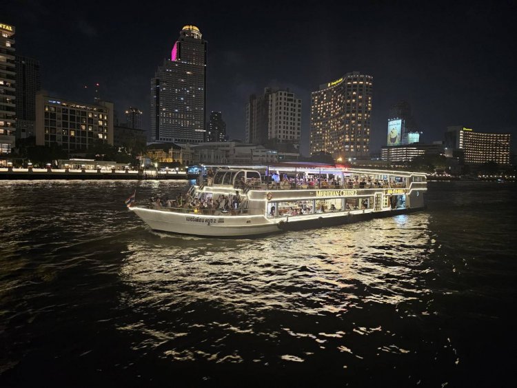Meridian Cruise 2  เปิดประสบการณ์ดินเนอร์หรู ล่องเจ้าพระยา บุฟเฟ่ต์นานาชาติซีฟู้ดไม่อั้น พร้อมดนตรีสดยามค่ำคืน