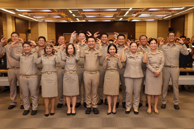 เทศบาลตำบลบางปูมอบเงินอุดหนุนให้คณะกรรมการชุมชน