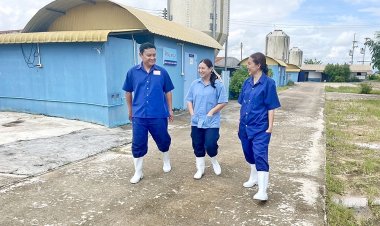 กลับบ้าน...มาสร้างความมั่นคง “ศิริรัตน์ ยั่งยืน” เลี้ยงหมูด้วยหัวใจ
