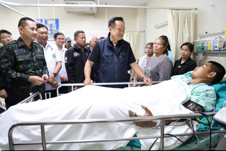 “นายกฯ อนุทิน”รุดให้กำลังใจทหารเหยียบทุนระเบิดชายแดนไทย–กัมพูชา สุรินทร์