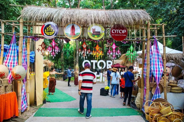 ผู้ว่าฯ ศรีสะเกษ เปิด “ตลาดลำดวนสร้างสรรค์” ดันสินค้า OTOP สู่เวทีวัฒนธรรมกระตุ้นศก.ท้องถิ่น