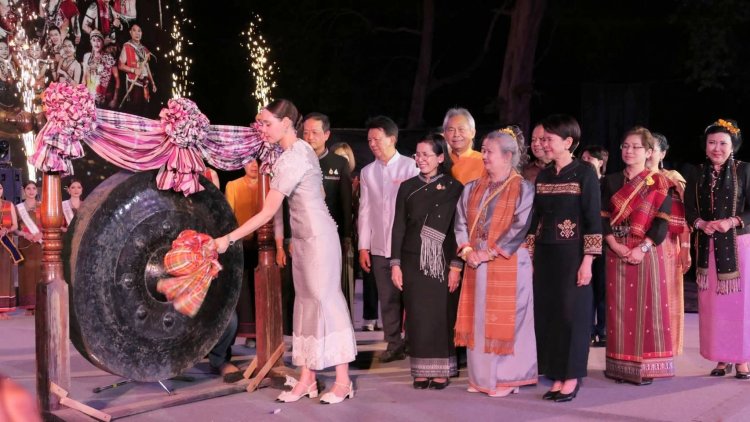 "ซาบีดา ไทยเศรษฐ์"  รมว.วัฒนธรรม เปิดงาน "เทศกาลดอกลำดวนบาน สืบสานประเพณีสี่เผ่าไทศรีสะเกษ"