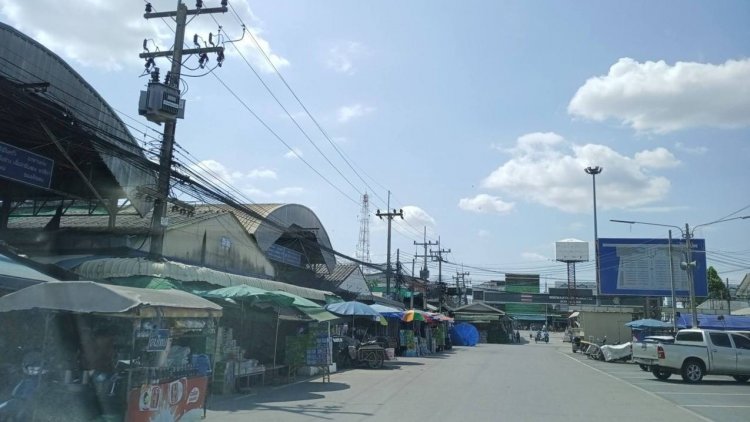 ปิดชายแดนไทย-กัมพูชาพ่นพิษ"ตลาดโรงเกลือ" เงียบเหงา พ่อค้าแม่ค้าทยอยปิดร้าน-ติดป้ายเซ้งเพียบ