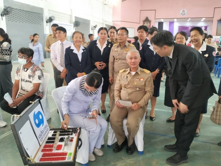 แว่นท็อปเจริญจัดกิจกรรม CSR สานต่อ “โครงการแว่นตาผู้สูงวัยในสมเด็จพระเทพรัตนฯ”