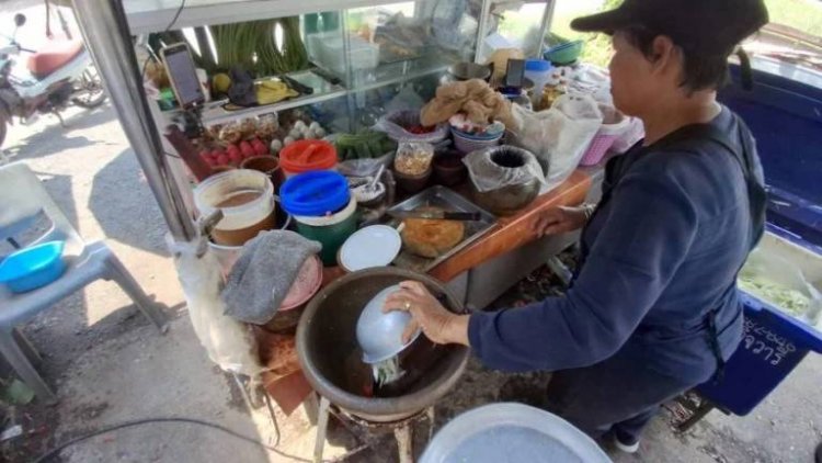 ร้านส้มตำสะอื้น แม่ค้าครวญต้นทุนพุ่ง มะนาวแพงลูกละ 7 บาท เหตุร้อนแล้งออกผลผลิตน้อย
