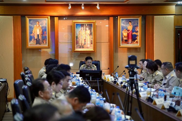 “บิ๊กพวง" อธิบดี ปค.ชู 9 มาตรการรับมือพลังงาน–สงกรานต์ ดูแลประชาชนใกล้ชิดทุกพื้นที่