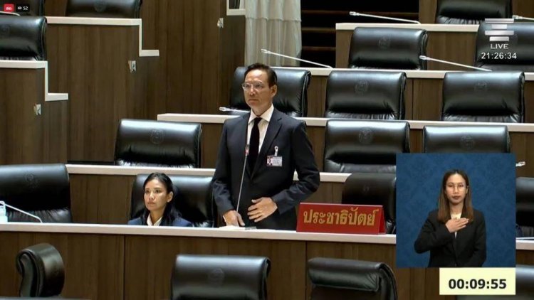 “กรณ์” จวกรัฐบาลลอยตัวราคาน้ำมัน ผลักภาระให้ประชาชน ชี้เป็น "ราคาทิพย์" อ้างอิงสิงคโปร์-ปล่อยโรงกลั่นฮั้ว