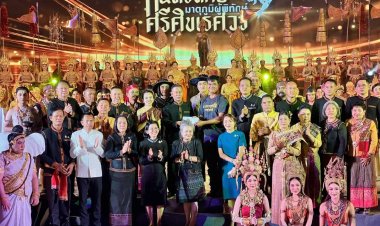 บิ๊กดุลย์ ! เยือนกันทรลักษ์ ชมแสง สี เสียงยิ่งใหญ่ “รวมพลังคนไทย ฟื้นฟูใจเมืองกันทร์” สร้างขวัญกำลังใจชายแดนศรีสะเกษ