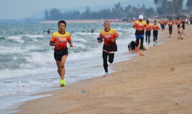 นราธิวาส คึกคัก! ผู้ว่าฯ เปิดกิจกรรม "วิ่งริมเล" ปักหมุดใหม่ ณ หาดบ้านทอน ผลักดันสู่แลนด์มาร์คการท่องเที่ยวที่สวยงามและปลอดภัย