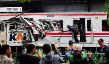 โศกนาฎกรรม!รถไฟอินโดฯ2ขบวนชนสนั่นชานเมือง "จาการ์ตา"ตายพุ่งแล้ว 14 ศพ บาดเจ็บนับร้อย