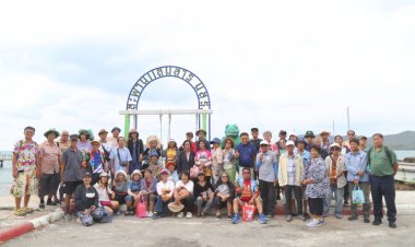 "วัยเก๋า"ฮาเฮ! เที่ยวเกาะแสมสาร สักการะหลวงพ่ออี๋ วัดสัตหีบ- เขาชีจรรย์แกะสลักหินด้วยเลเซอร์