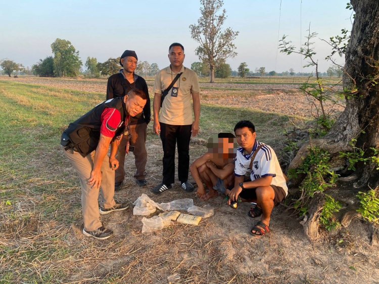 ตำรวจปรางค์กู่ลุยกวาดล้างแก๊งค้ายารวบ 2 ผู้ต้องหา ยึดของกลางกว่า 1 หมื่นเม็ด