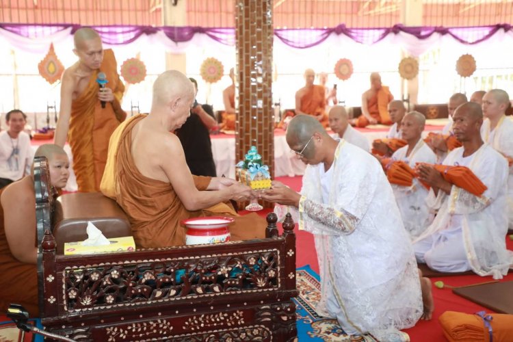 อำนาจเจริญ จัดพิธีบรรพชาอุปสมบทพระภิกษุสามเณรและบวชศีลจาริณีภาคฤดูร้อนเฉลิมพระเกียรติ
