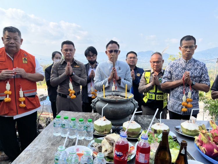 ปราจีนบุรีทำพิธีบวงสรวงสักการะศาลเจ้าพ่อปู่โทนยิ่งใหญ่เดินทางฉลองสงกรานต์ ! ปลอดภัย