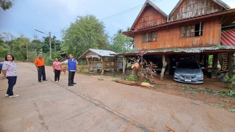 พายุฤดูร้อนถล่มภูสิงห์บ้านเรือนพังยับกว่า 10 หลัง เร่งช่วยเหลือผู้ประสบภัย