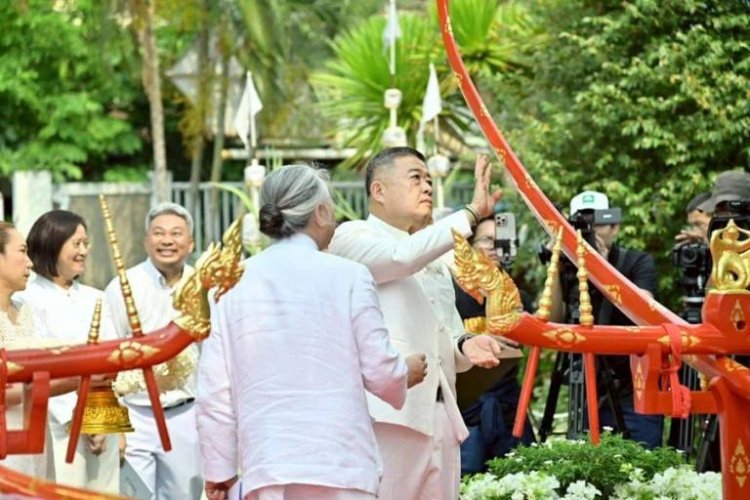 อลังกาาร!พิธีบวงสรวงคันไถเข้มขลังสืบสานประเพณี ‘แรกนาขวัญ’ อย่างยิ่งใหญ่