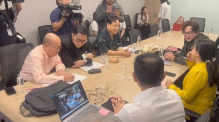 "แม่แตงโม-ปานเทพ-อัจฉริยะ" บุก DSI ยื่นหลักฐาน 1,000 แผ่นคดีแตงโม โต้ปมเวลาตกเรือ