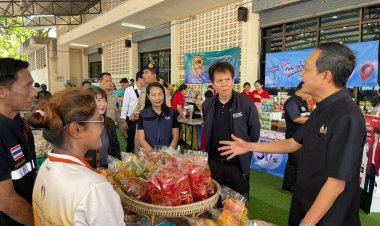 ศรีสะเกษเปิดโครงการ“ไทยช่วยไทย ลดภาระค่าครองชีพ” เปิดพร้อมกัน 22 อำเภอ แห่ซื้อสินค้าราคาถูก
