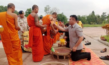 กรมการปกครองฯหนุนโครงการอำเภอศีล 5 นุ่งผ้าไทยใส่บาตร ทำความดีวิถีพอเพียง