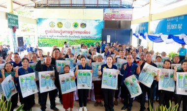 เทศบาลตำบลไพรบึงส่งมอบแปลงปลูกผัก-แจกจ่ายเมล็ดพันธุ์ แก่เกษตรกร