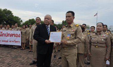 กำนัน-ผู้ใหญ่บ้านกว่า 700 คน บุกศาลากลางปราจีนฯ จี้ สส.พรรคปชน.รับผิดชอบหลังอภิปรายพาดพิงเอี่ยวยาเสพติด