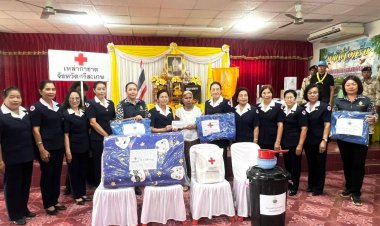 ศรีสะเกษมอบสิ่งของพระราชทานช่วยผู้ประสบอัคคีภัย “ราชประชานุเคราะห์” เยียวยาความเดือดร้อนชาวกันทรลักษ์