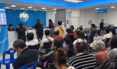 โค้งสุดท้าย!ชาวอุทัยธานีแห่ลงทะเบียน "ไทยช่วยไทยพลัส"ล้นธนาคาร