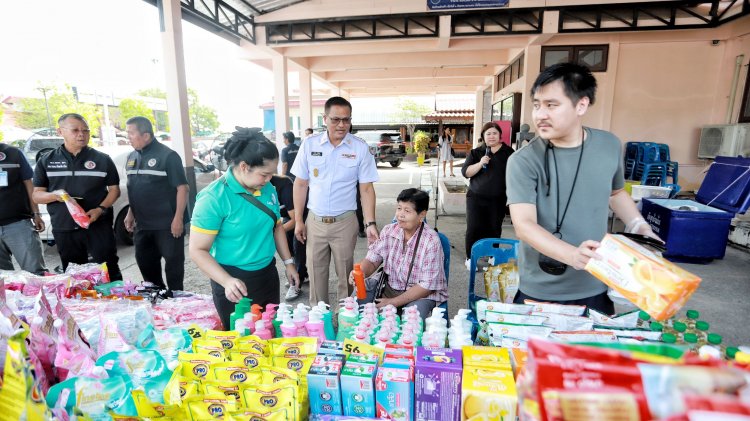 ไอเดียเก๋! นอภ.เมืองปทุมฯเปิดตลาด “ไทยช่วยไทย” ขนทัพสินค้าลดค่าครองชีพสูงสุด 58% ซื้อครบ 500 แถมตะกร้าฟรี1ใบ