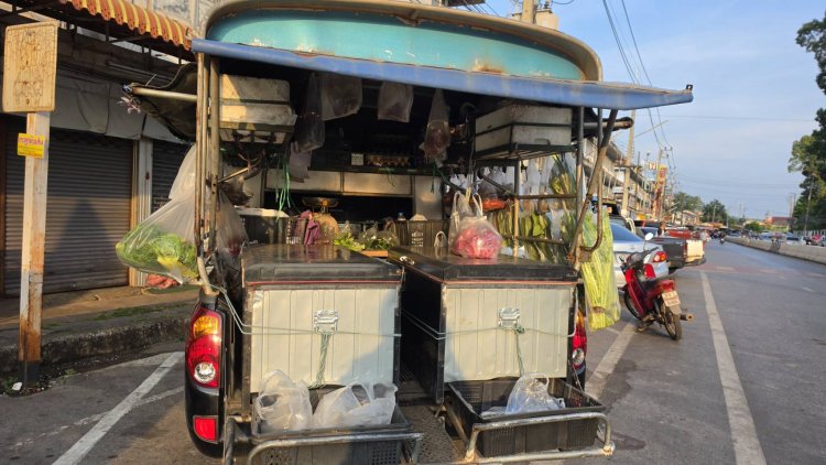 โค้งสุดท้ายรถพุ่มพวงปราจีนฯ แห่ลงทะเบียน "ไทยช่วยไทยพลัส" รับค่าน้ำมันฟรี-สินค้าประหยัด
