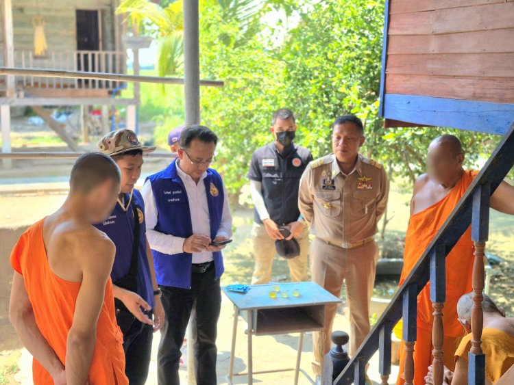 หลวงพี่ฉี่สีม่วงก็สึกเถอะ!รองผู้ว่าฯพิจิตรนำทีมปฏิบัติการตรวจสารเสพติดพระสงฆ์พบเจอฉี่สีม่วงจับสึกส่งบำบัด