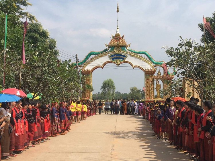 นมัสการพระองค์ใหญ่ -ไหว้บูชาท้าวเวสสุวรรณวัดสิเรียมพุทธารามอำเภอไพรบึงเสริมมงคลชีวิต