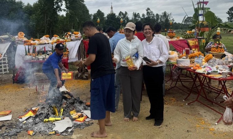 "นาถลดา เขียวภักดี" ประธานบริษัทบุษยาธรพืชผล ร่วมเป็นเจ้าภาพพิธีบวงสรวงเจ้าพ่อมหาธาตุ